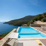 Kastos - Stylish Luxury With Direct Sea Access *