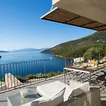 Kastos - Stylish Luxury With Direct Sea Access Vila