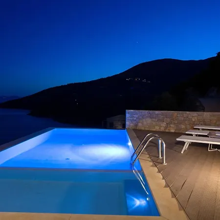 Kastos - Stylish Luxury With Direct Sea Access *