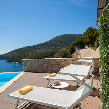 Kastos - Stylish Luxury With Direct Sea Access Vila