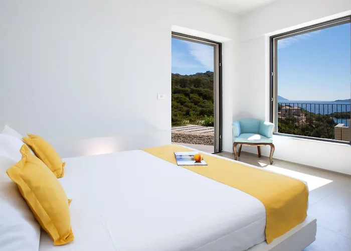 Kastos - Stylish Luxury With Direct Sea Access *