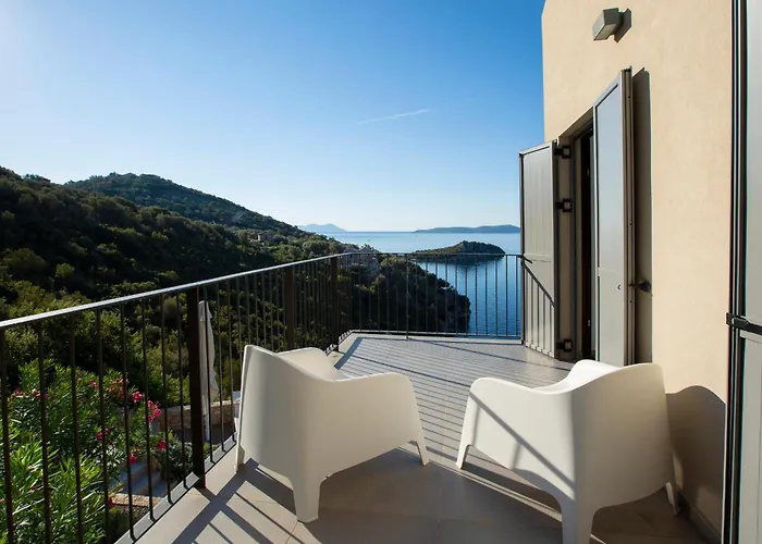 Kastos - Stylish Luxury With Direct Sea Access